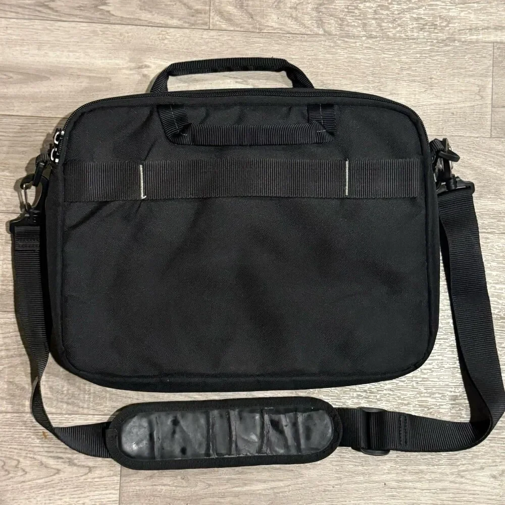 Case Logic 10” x 14” Carrier Bag For Tablet, Ipad. Laptop, Black